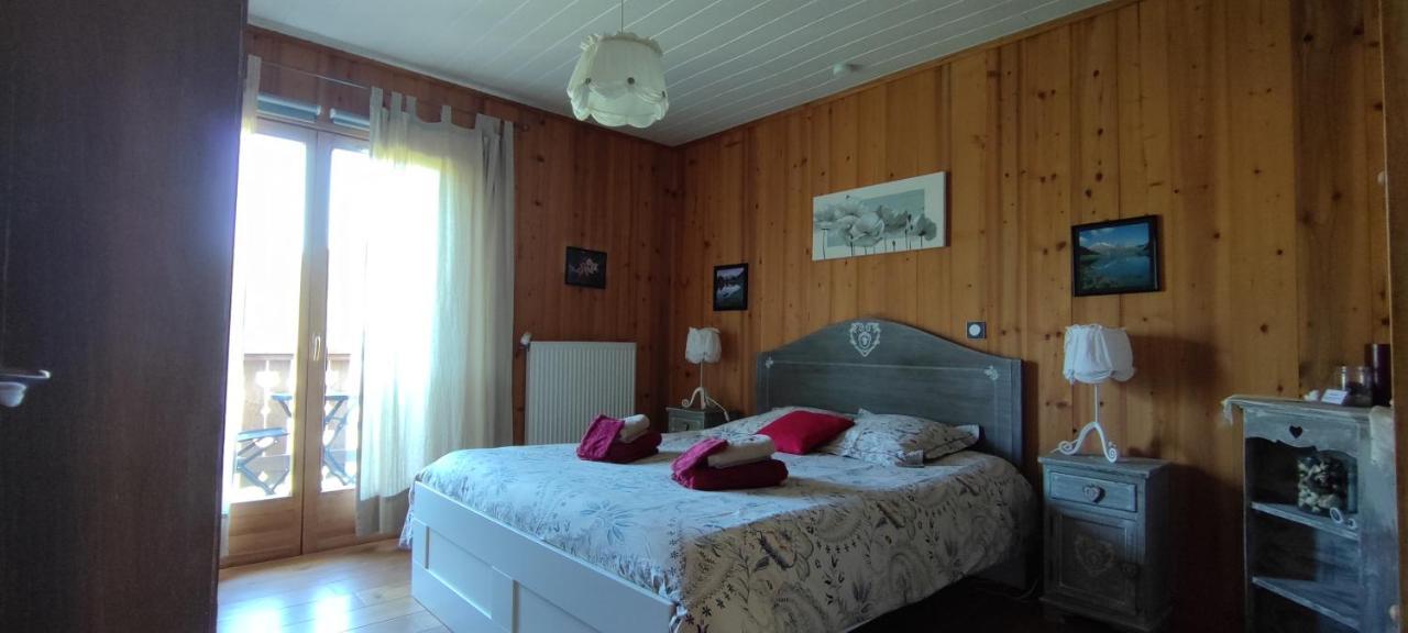 Maison D'Hotes Le Shorten Heches Esterno foto