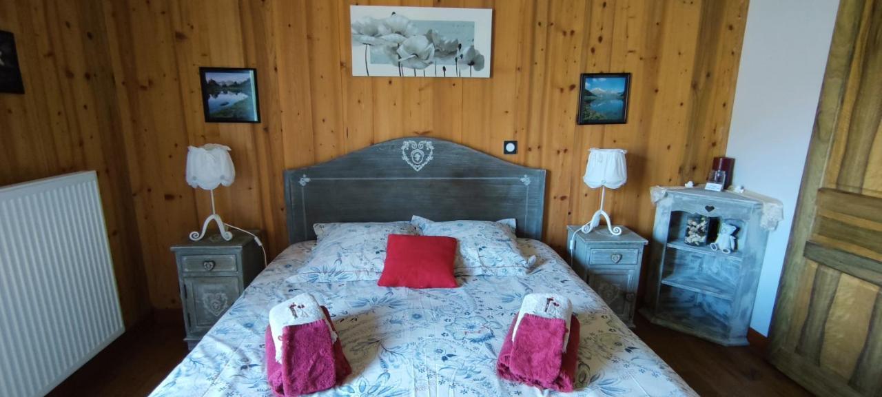 Maison D'Hotes Le Shorten Heches Esterno foto