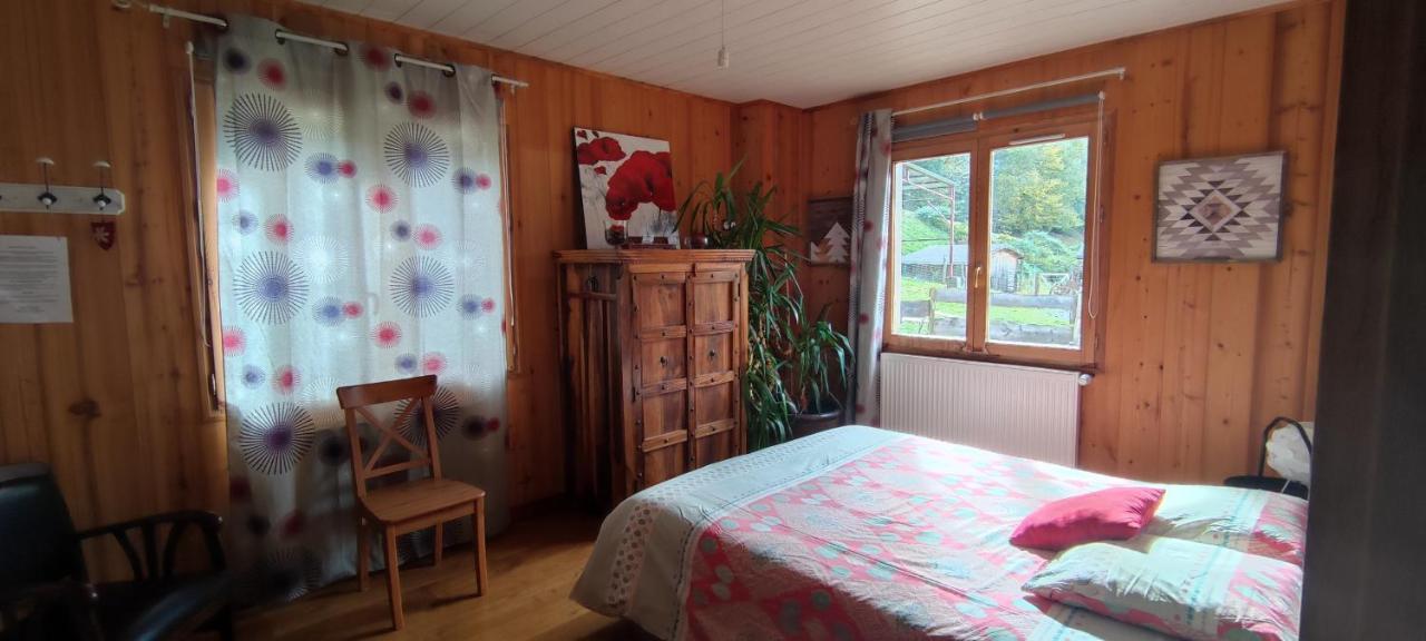 Maison D'Hotes Le Shorten Heches Esterno foto