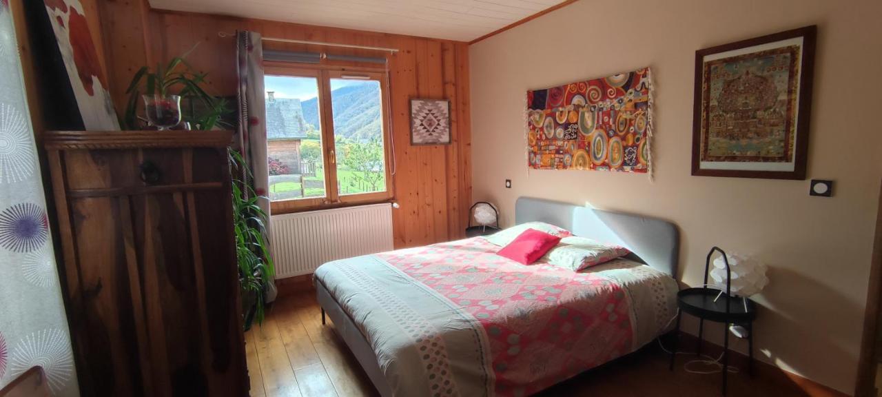 Maison D'Hotes Le Shorten Heches Esterno foto