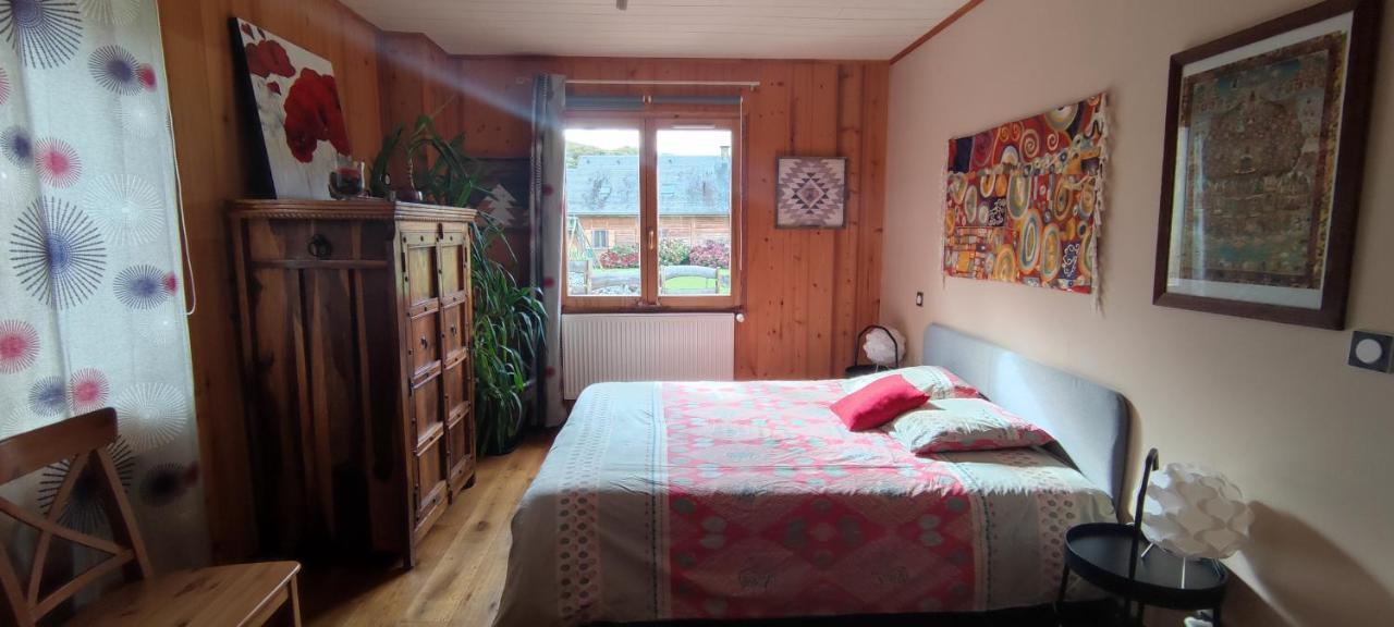 Maison D'Hotes Le Shorten Heches Esterno foto