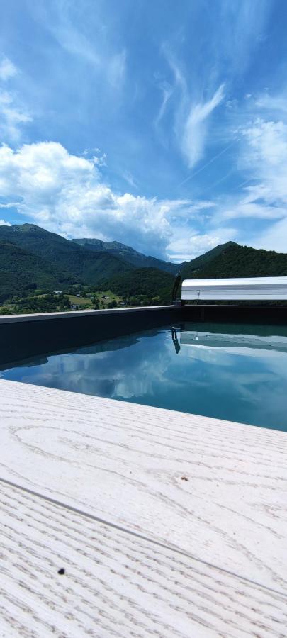 Maison D'Hotes Le Shorten Heches Esterno foto